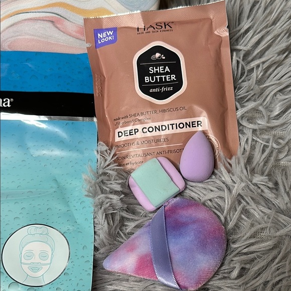 Ipsy Bag & Beauty Bundle Neutrogena Hydro Boost Mask HASK Shea Deep Cond. Mask + - Picture 6 of 10